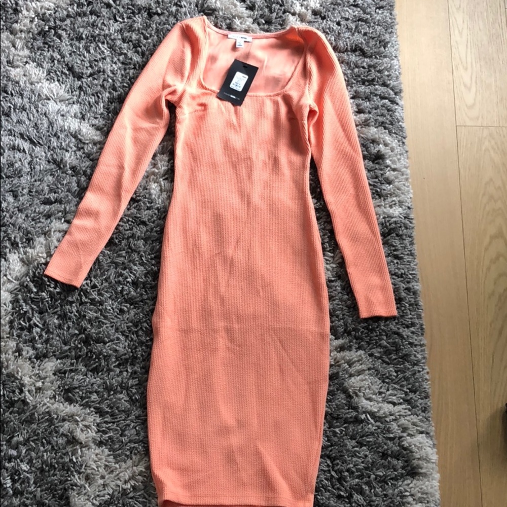 New peach dress , super cute and classy